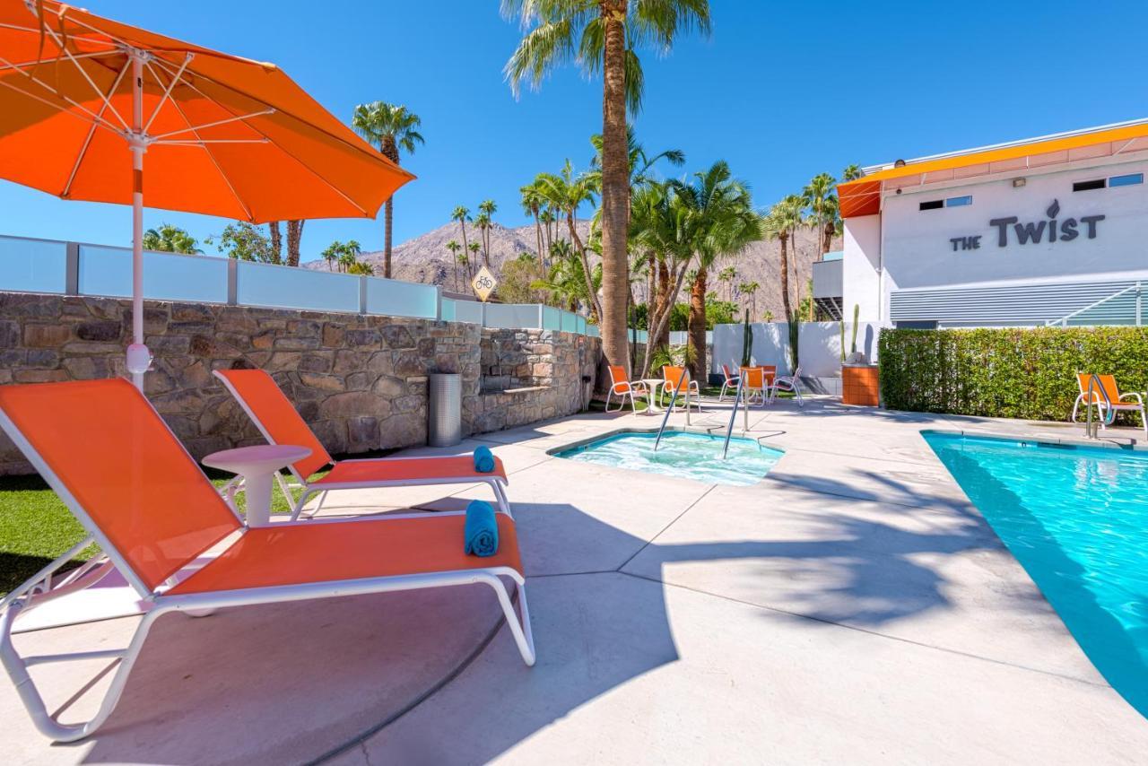 The Twist Palm Springs Hotel Exterior photo